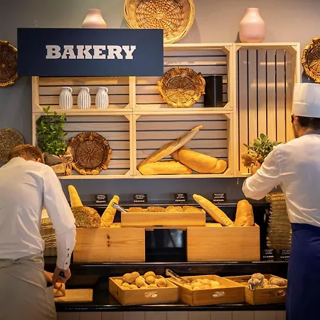 호텔 Sunny By Valamar 4*