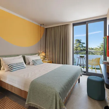 Sunny By Valamar 4* פורץ